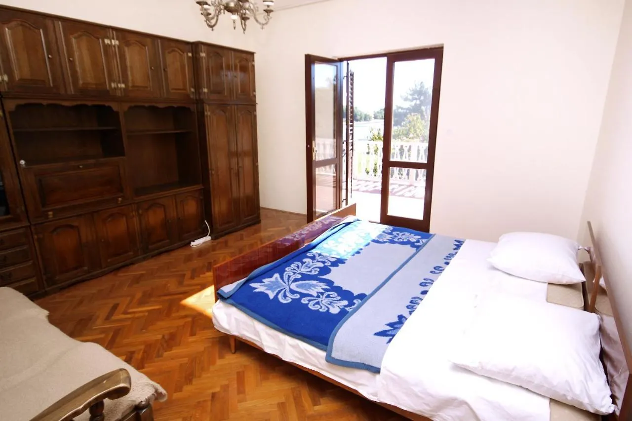 Apartments By The Sea Privlaka, Zadar - 666 Privlaka